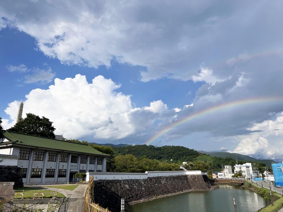 甲府城と虹