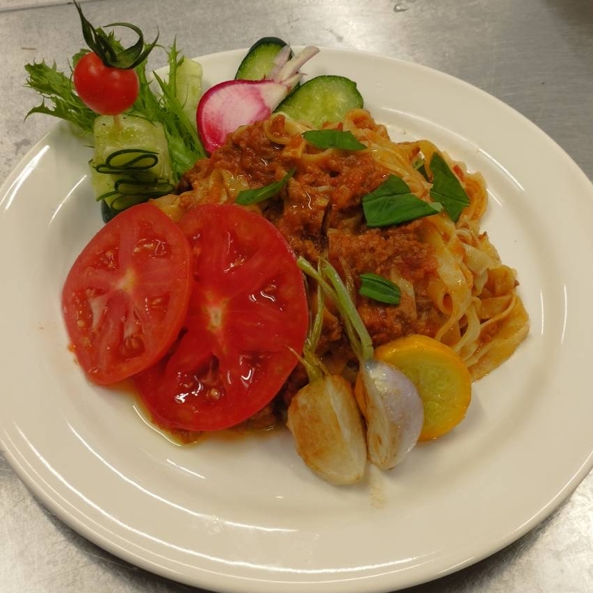 新鮮なトマトを使ったパスタ