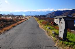 日川沿いの道路1