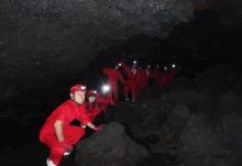 樹海洞窟(どうくつ)探検　青木ヶ原樹海と自然溶岩洞窟探検ツアー